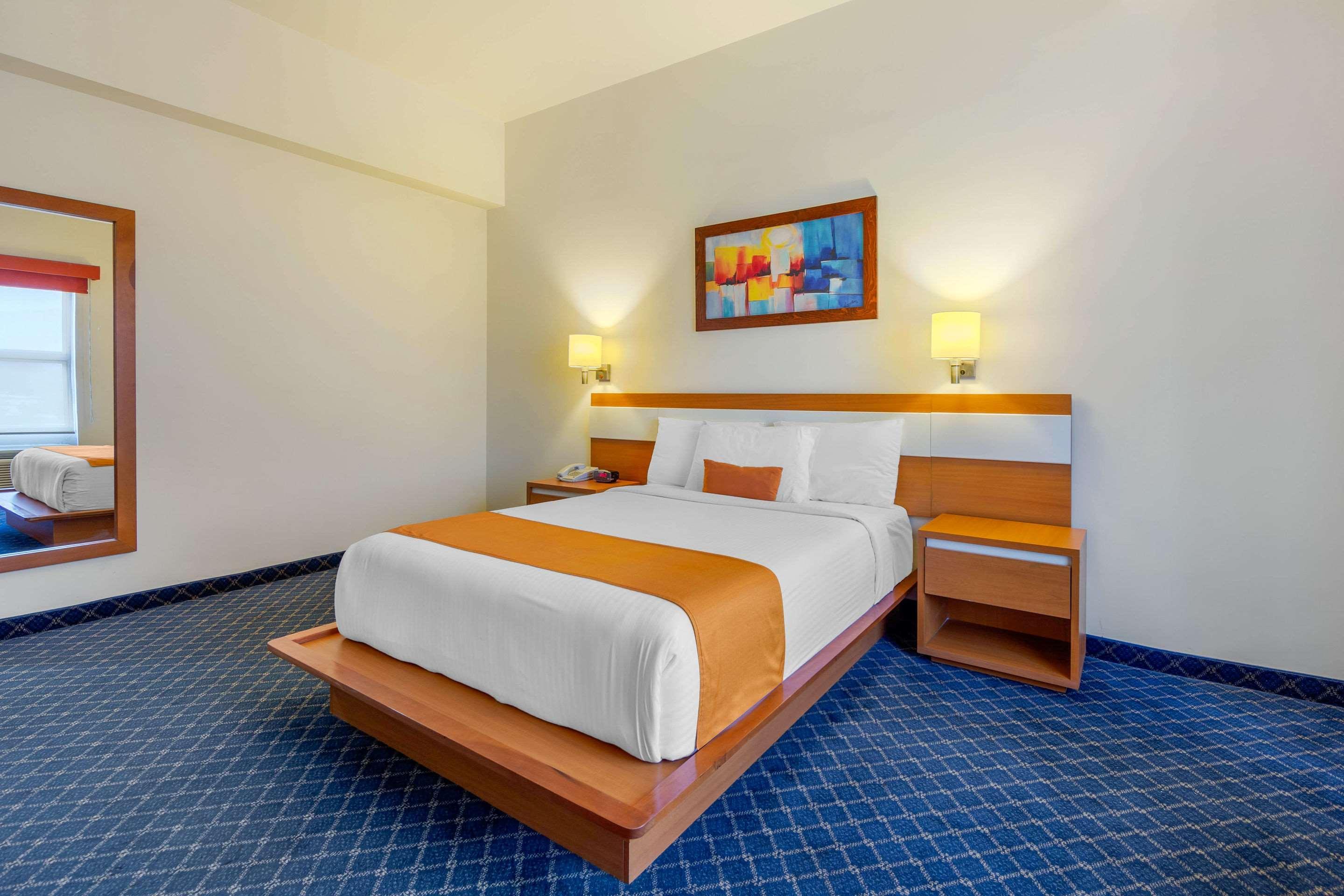 Sleep Inn Monclova Exterior photo