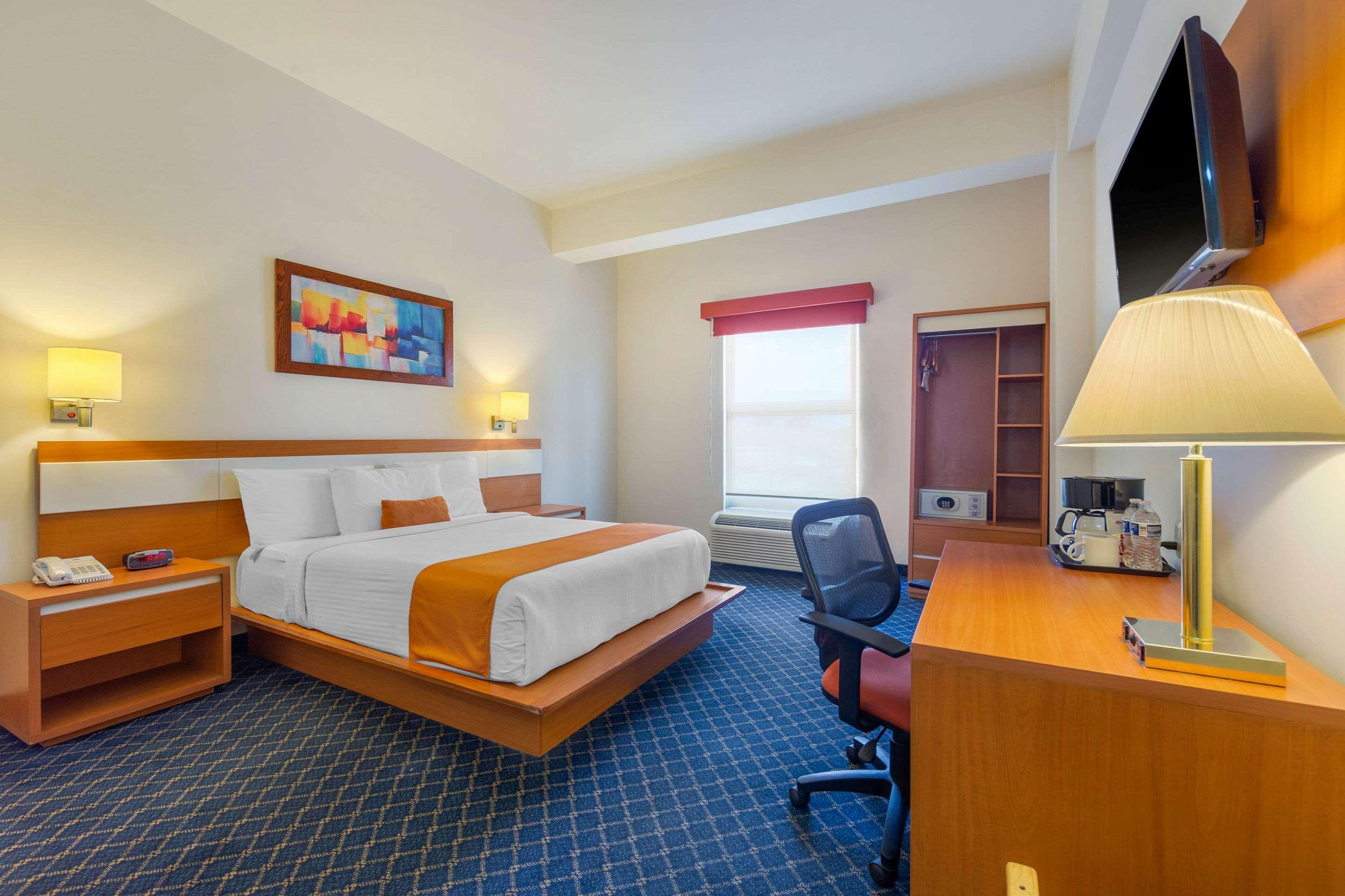 Sleep Inn Monclova Exterior photo