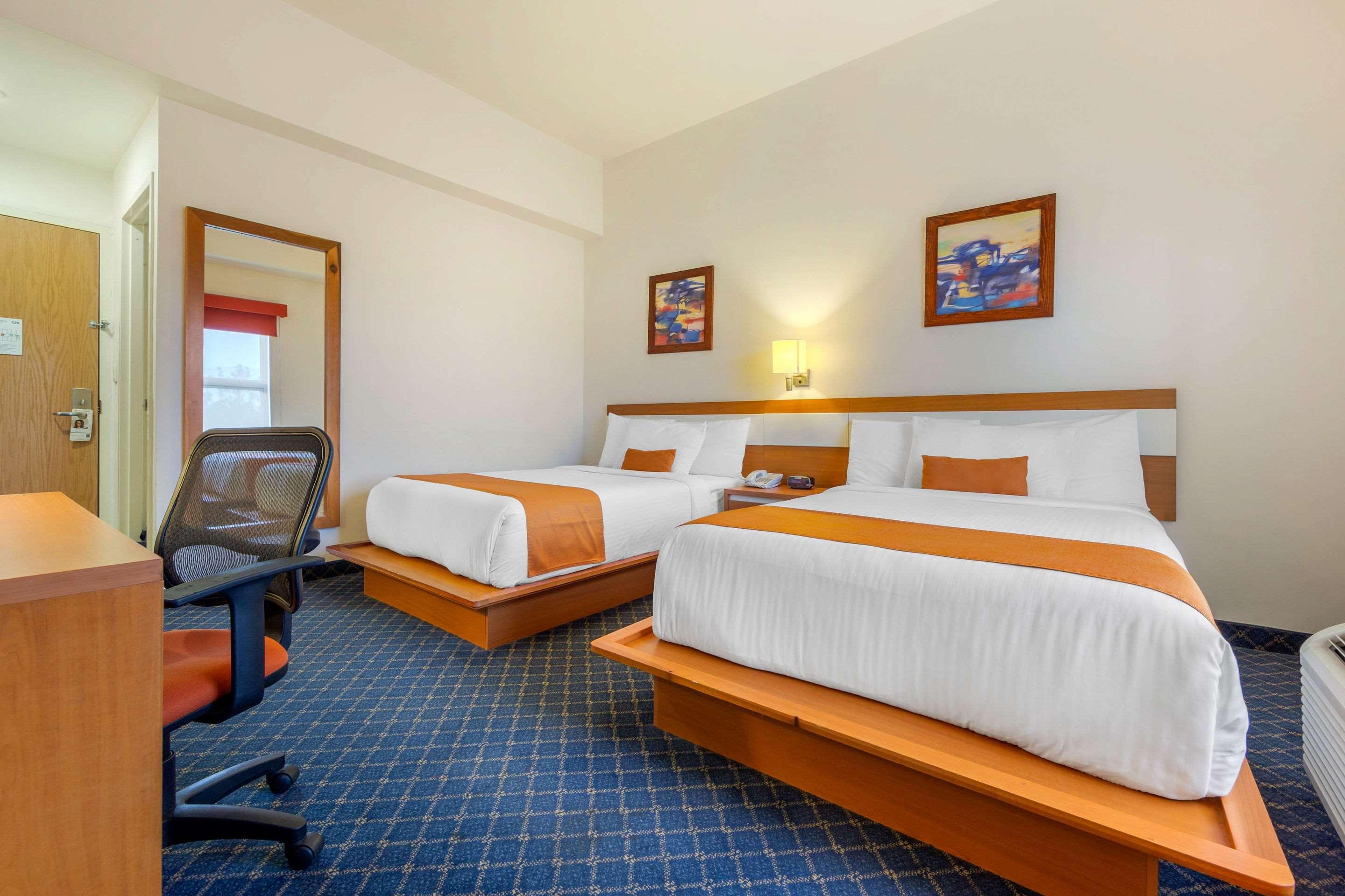 Sleep Inn Monclova Exterior photo