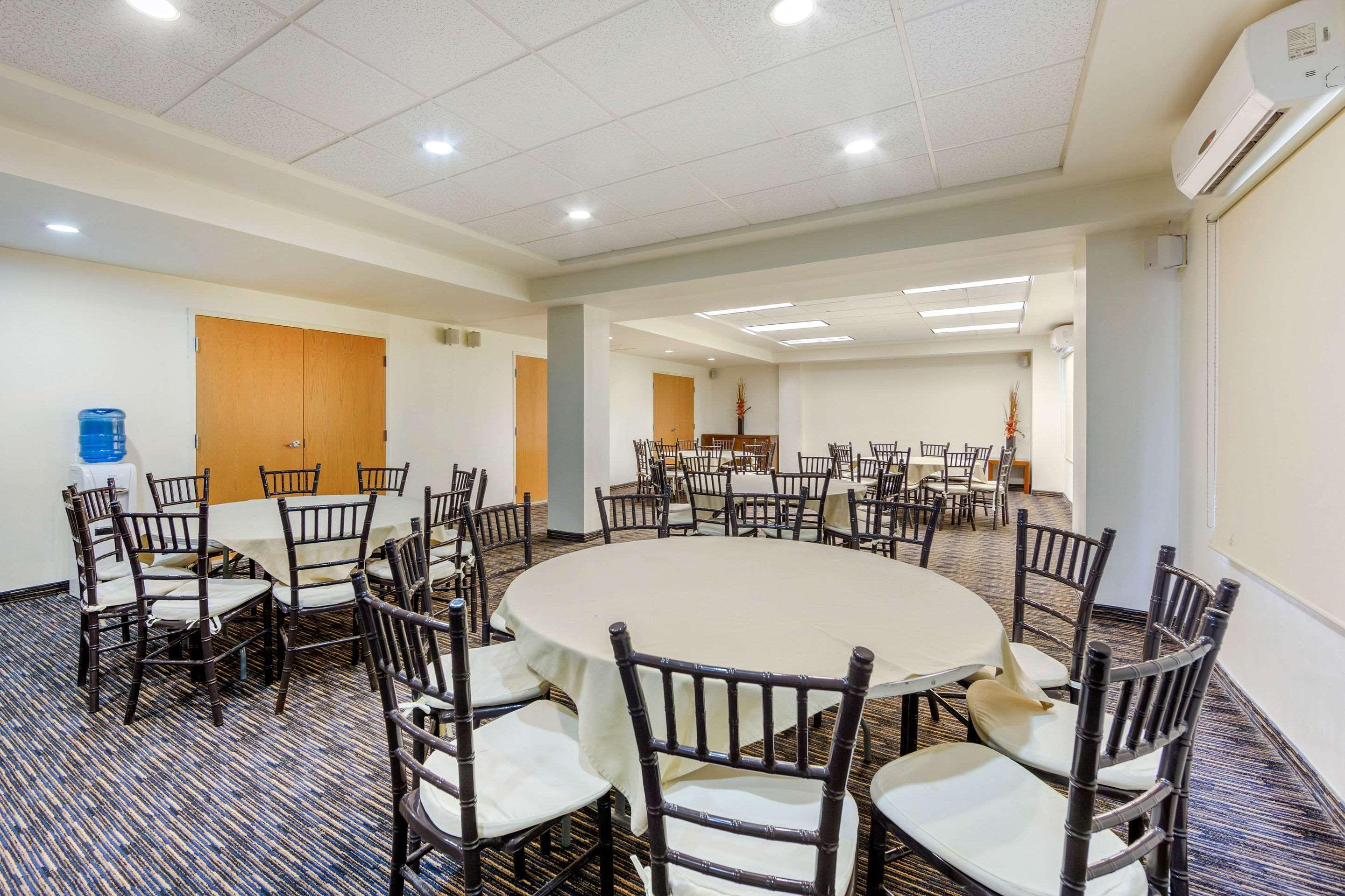 Sleep Inn Monclova Exterior photo